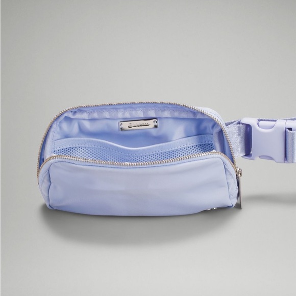 LULULEMON PASTEL BLUE EVERYWHERE BELT BAG - Picture 5 of 7